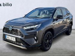 Grå Begagnad 2022 Toyota RAV4 Hybrid Style SUV | 399 900 kr (Marknadspris)