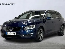 Blå Begagnad 2015 Volvo V60 Ocean Race Kombi | 179 900 kr (Lite dyr)