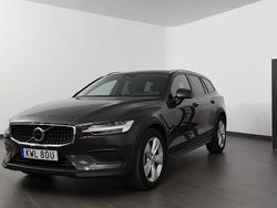 Grå Begagnad 2024 Volvo V60 CC Core Kombi | 409 800 kr (Bra pris)
