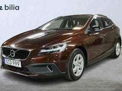 Brun Begagnad 2019 Volvo V40 CC Kombi | 219 900 kr (Marknadspris)