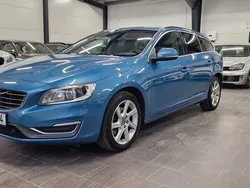 Blå Begagnad 2014 Volvo V60 Momentum Kombi | 94 900 kr (Marknadspris)