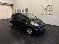 Svart Begagnad 2010 Peugeot 107 Halvkombi | 49 000 kr (Marknadspris)