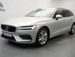 Vit Begagnad 2019 Volvo V60 Momentum Kombi | 249 900 kr (Marknadspris)