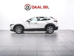 Vit Begagnad 2021 Mazda CX-30 SUV | 239 700 kr (Marknadspris)