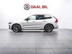 Vit Begagnad 2022 Volvo XC60 Plus SUV | 419 700 kr (Marknadspris)