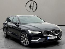 Svart Begagnad 2020 Volvo V60 SE Kombi | 269 900 kr (Marknadspris)