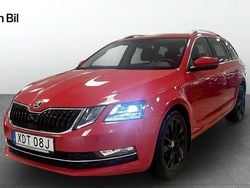 Röd Begagnad 2019 Skoda Octavia Style Kombi | 239 900 kr (Marknadspris)