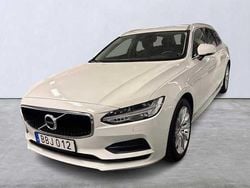 Vit Begagnad 2019 Volvo V90 Momentum Kombi | 234 900 kr (Marknadspris)