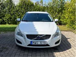 Vit Begagnad 2013 Volvo V60 Summum Kombi | 59 900 kr (Bra pris)
