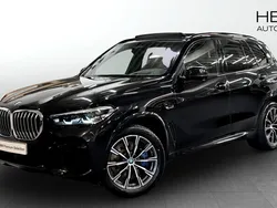 Svart (black) Begagnad 2022 BMW X5 M Sport SUV | 678 700 kr (Marknadspris)