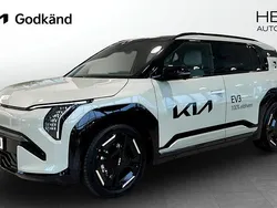 Grön (green) Begagnad 2024 Kia EV3 GT-Line SUV | 554 900 kr