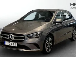 Mörkgrå (grey) Begagnad 2019 Mercedes B200 Minibuss | 249 900 kr (Marknadspris)