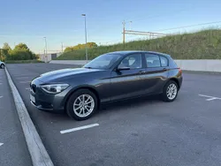 Grå Begagnad 2015 BMW 116 Halvkombi | 95 000 kr (Marknadspris)