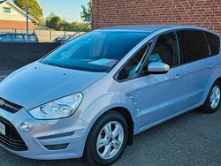 Grå (gråmetallic) Begagnad 2011 Ford S-MAX Trend Minibuss | 79 900 kr (Dyr)