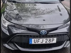 Svart Begagnad 2020 Toyota Corolla Hybrid Active Halvkombi | 225 000 kr (Marknadspris)