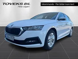 Vit (candy white) Begagnad 2022 Skoda Octavia Kombi | 249 000 kr (Marknadspris)
