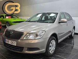Ljusbrun (brun) Begagnad 2010 Skoda Octavia Ambiente Halvkombi | 54 900 kr (Marknadspris)