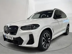 Vit Begagnad 2022 BMW iX3 Shadowline SUV | 449 000 kr (Marknadspris)