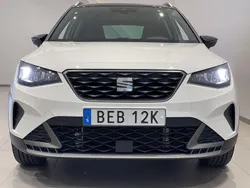 Vit ("candy" weiss) Begagnad 2023 Seat Arona FR SUV | 204 900 kr (Marknadspris)