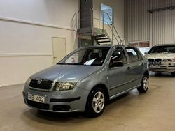 Mörkgrå Begagnad 2005 Skoda Fabia Halvkombi | 34 900 kr (Lite dyr)