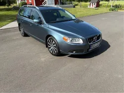 Blå Begagnad 2013 Volvo V70 Summum Kombi | 127 000 kr (Marknadspris)