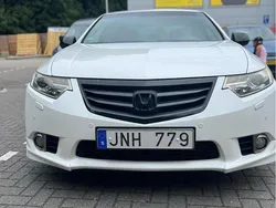 Vit Begagnad 2013 Honda Accord Type S Sedan | 85 000 kr