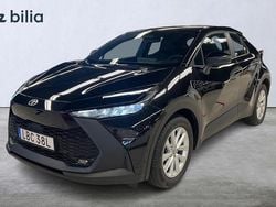 Svart Begagnad 2025 Toyota C-HR Active SUV | 315 900 kr (Superpris)