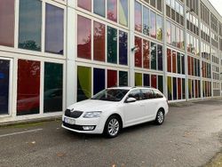 Vit Begagnad 2016 Skoda Octavia Ambition Kombi | 144 500 kr (Dyr)