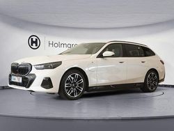 Mineralvit metallic Begagnad 2025 BMW 530 M Sport Kombi | 649 800 kr