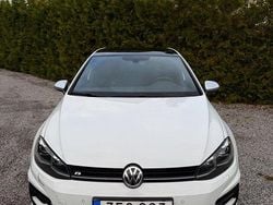 Vit Begagnad 2018 VW Golf VII R Halvkombi | 269 000 kr (Dyr)