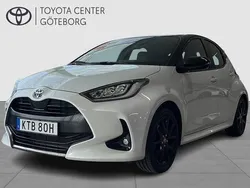 Vit Begagnad 2023 Toyota Yaris Hybrid Style Halvkombi | 279 900 kr (Lite dyr)