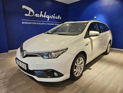 Vit Begagnad 2018 Toyota Auris Touring Sports Active Kombi | 199 000 kr (Marknadspris)