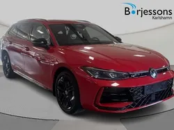 Röd Ny 2025 VW Passat Style Kombi | 565 100 kr (Marknadspris)