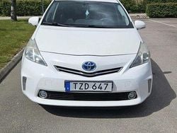 Vit Begagnad 2014 Toyota Prius+ Minibuss | 60 000 kr