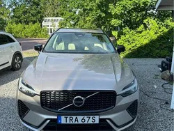 Grå Begagnad 2024 Volvo XC60 Plus SUV | 550 000 kr (Lite dyr)