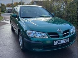 Begagnad 2000 Nissan Almera Halvkombi | 16 000 kr