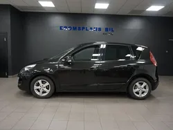 Svart Begagnad 2010 Renault Scénic III Minibuss | 39 500 kr (Marknadspris)