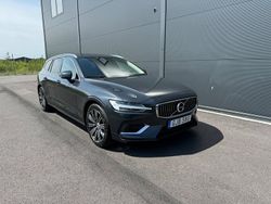 Grå Begagnad 2019 Volvo V60 Inscription Kombi | 289 900 kr (Marknadspris)