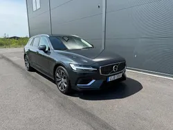 Grå Begagnad 2019 Volvo V60 Inscription Kombi | 289 900 kr (Marknadspris)