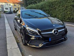 Svart Begagnad 2018 Mercedes A180 Style Halvkombi | 156 999 kr (Marknadspris)