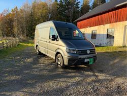 Grå Begagnad 2018 VW Crafter Van | 280 000 kr (Marknadspris)