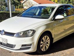 Vit Begagnad 2013 VW Golf VII Halvkombi | 105 000 kr (Marknadspris)