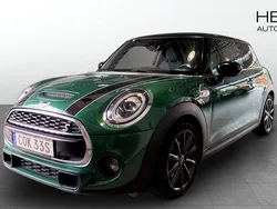 Grön (green) Begagnad 2020 Mini Cooper S Halvkombi | 219 900 kr (Marknadspris)