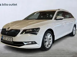 Vit Begagnad 2017 Skoda Superb Business Line Kombi | 144 900 kr (Bra pris)