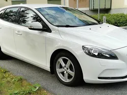 Vit Begagnad 2017 Volvo V40 Kombi | 125 000 kr (Bra pris)