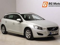 Vit Begagnad 2011 Volvo V60 Momentum Kombi | 68 900 kr (Marknadspris)