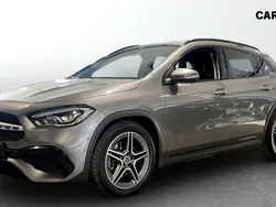 Mörkgrå (grey) Begagnad 2021 Mercedes GLA200 AMG line SUV | 329 900 kr (Marknadspris)