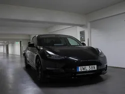 Svart Begagnad 2021 Tesla Model 3 Performance Sedan | 285 000 kr (Marknadspris)