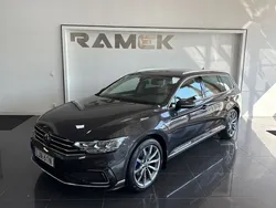 Mörkgrå (grå) Begagnad 2020 VW Passat GTE Kombi | 269 000 kr (Marknadspris)