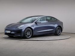Grå Begagnad 2021 Tesla Model 3 Standard Range Plus Sedan | 269 000 kr (Marknadspris)